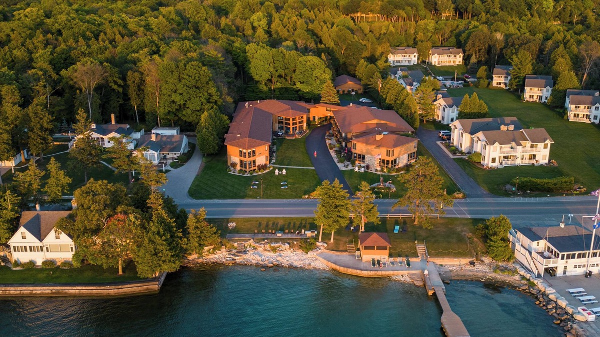 Ephraim Hotel | Pine Grove Resort