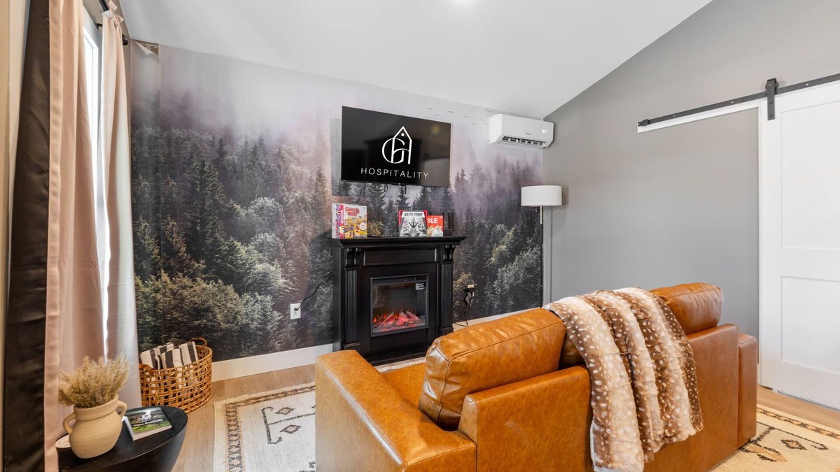 Logan Cabin | Pine Hills Cottage + Hot tub I Fire Pit