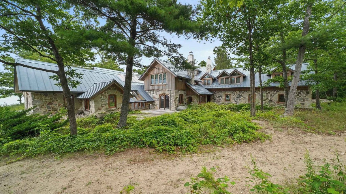 Williamsburg House | Pine Hollow - 9 Minutes to the Horse Show!