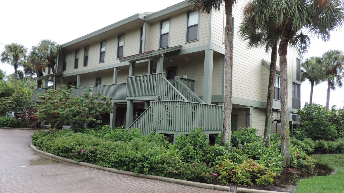 Bokeelia Condo | Pine Island Condo in beautiful Bokeelia, Florida 2 bed, 2 1/2 bath, w/boat dock