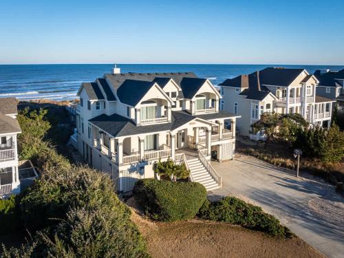 Pine Island House | Pine Island Oceanfront Private Pool and Beach Access