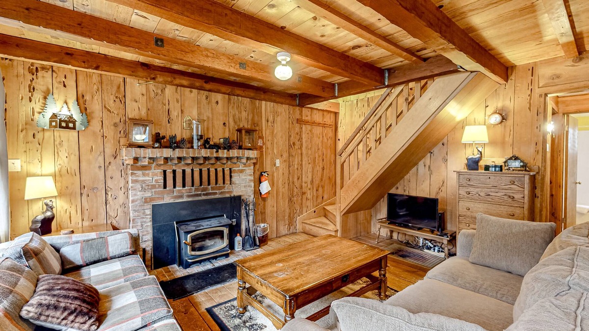 McKinney Estates Cabin | Pine Knolls | Private cabin with hot tub | Pets Welcome