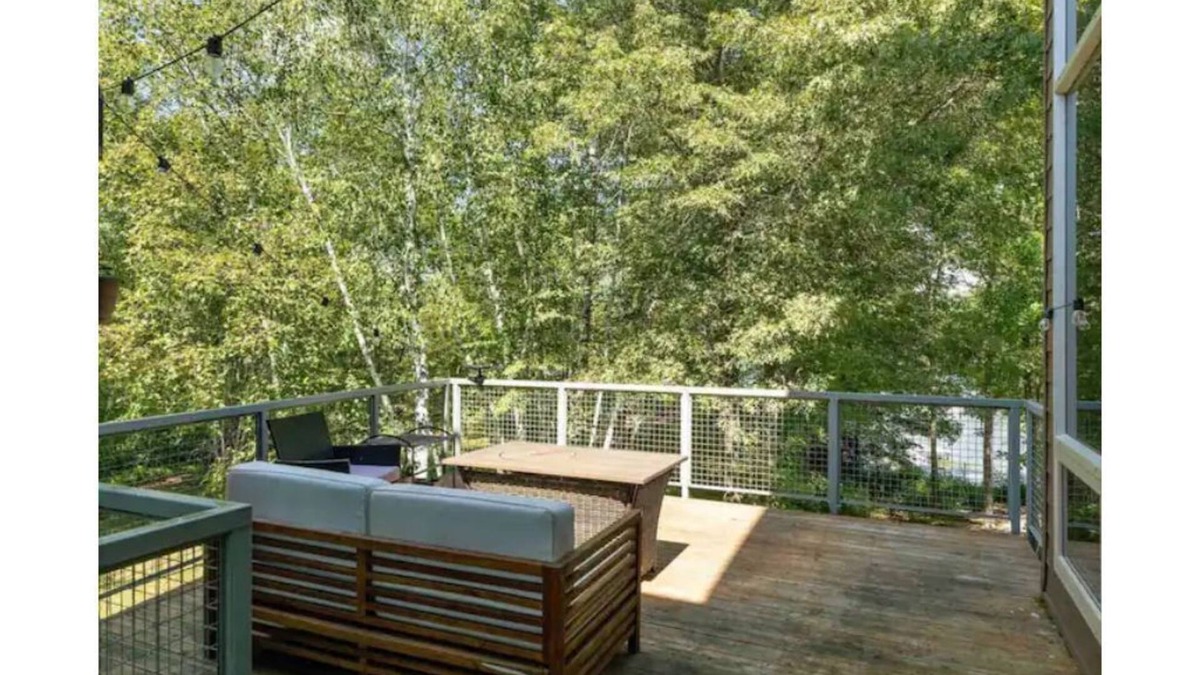 Baldwin House | Pine Lake Summer and Winter Retreat