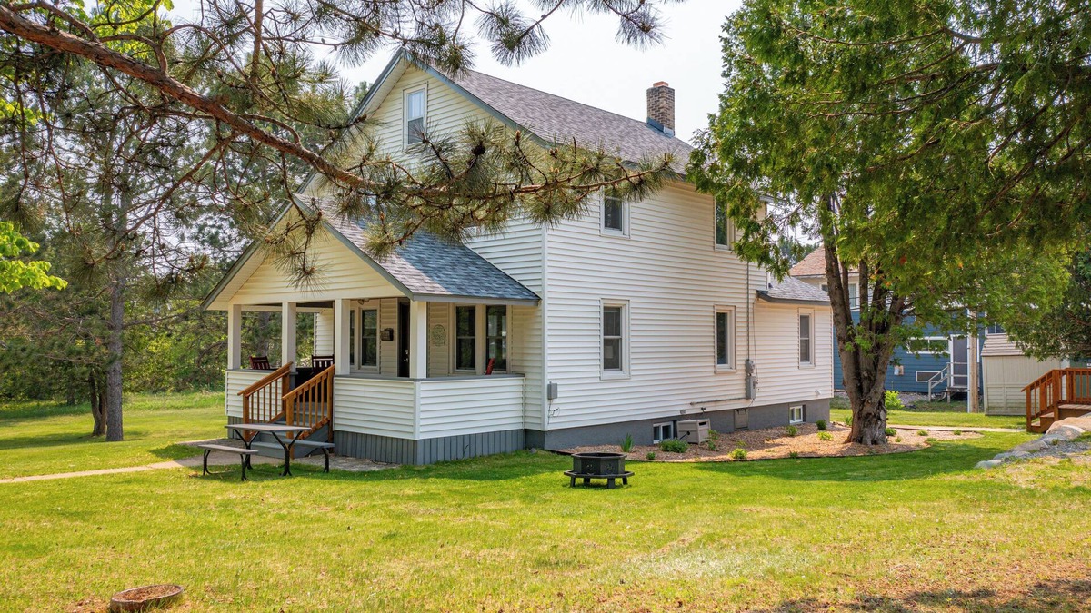 Ely House | Pine Park - Charming 5 BR home