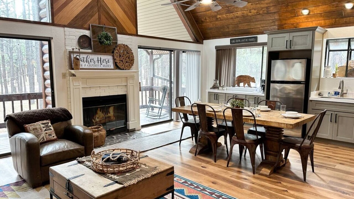 Show Low Cabin | Pine Ridge Lodge | Hot Tub~Game Room~Pets Welcome