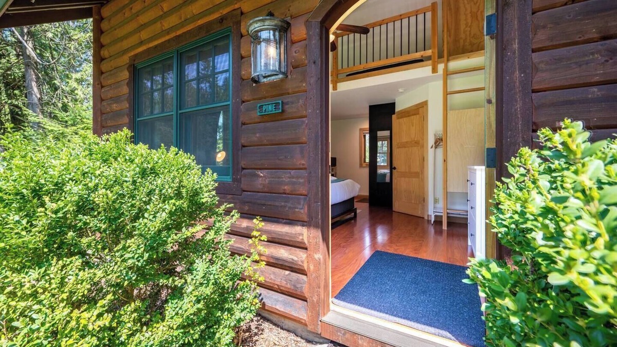 Ephraim Cottage | Pine Studio | Perfect Ephraim Fall Hideaway for Two