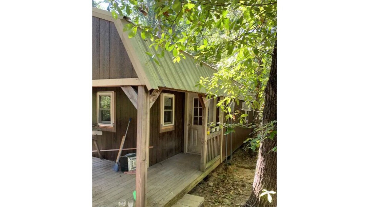 Golconda Cabin | PINE TREE CABIN Cute cabin nestled in the woods.