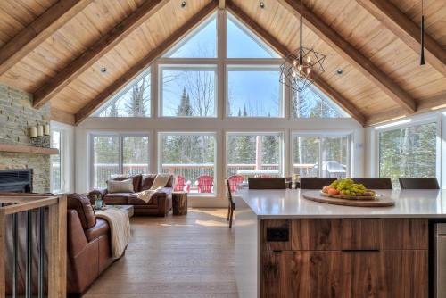 Amherst Ski Chalet | Pine Tree Lodge