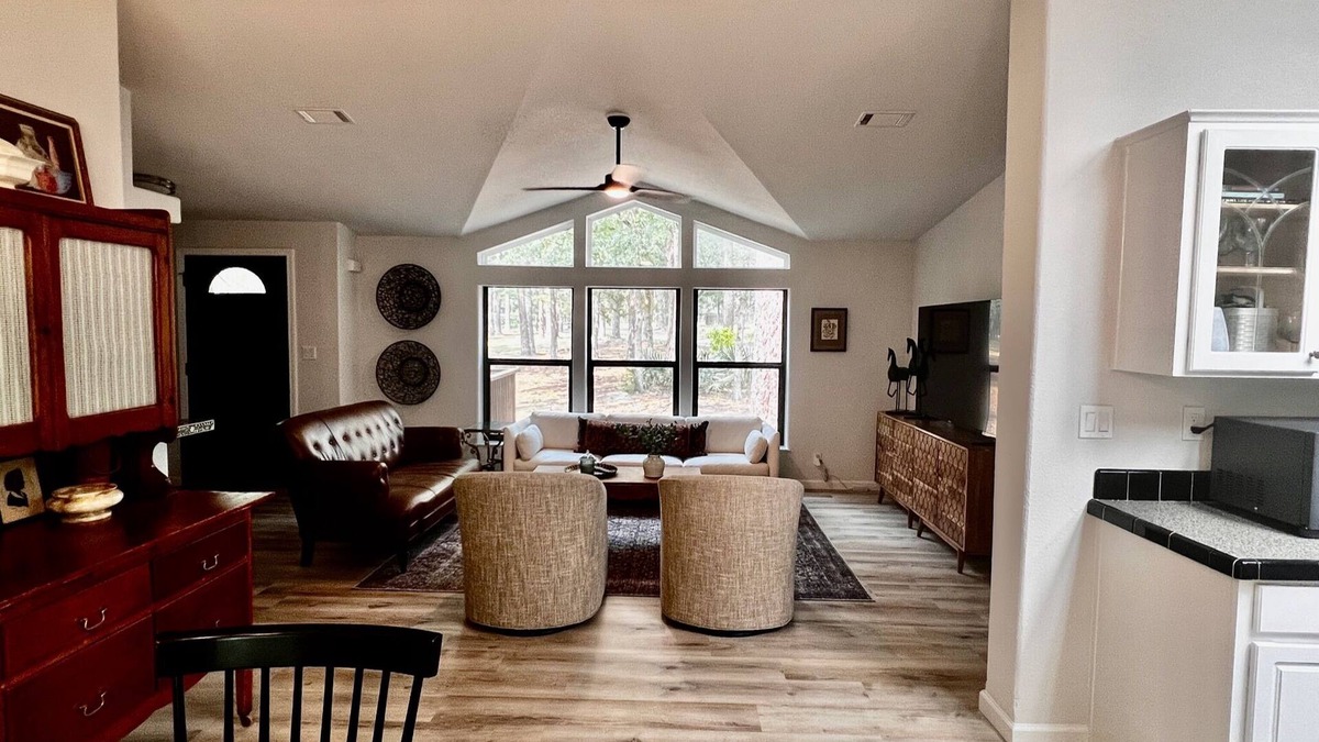 Circle D-KC Estates House | Pine Tree Palace - 5 acres of Paradise among the pines near the lake!