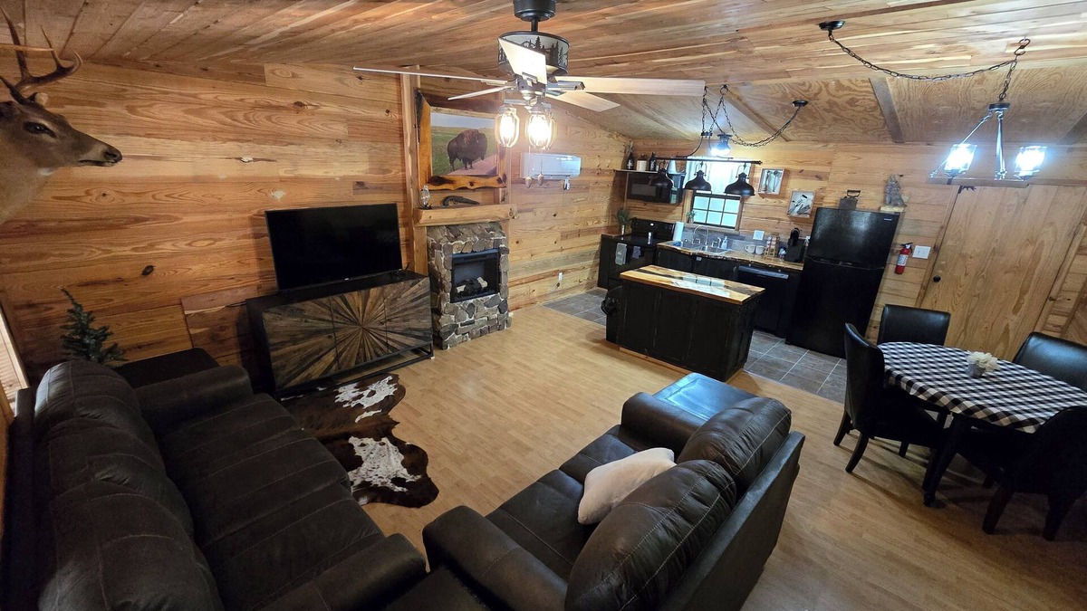 Russellville Cabin | Pine Twist Cabin