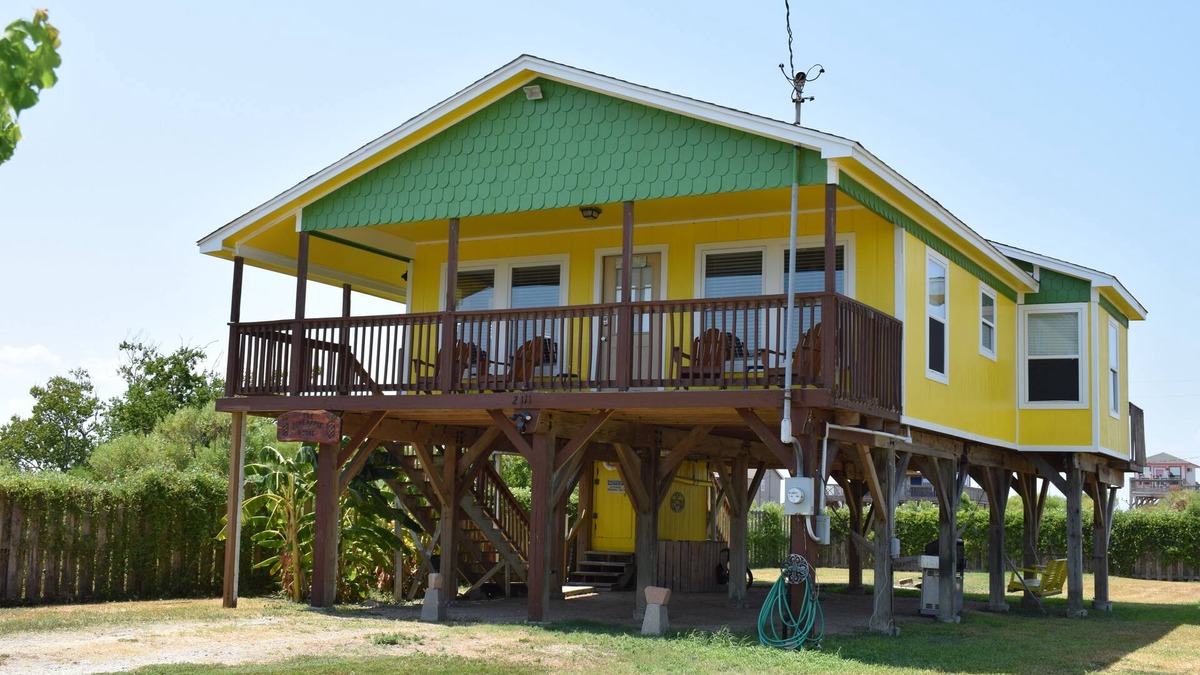 Galveston House | Pineapple House - Fishing Paradise! Gated, Pet Friendly, Secluded