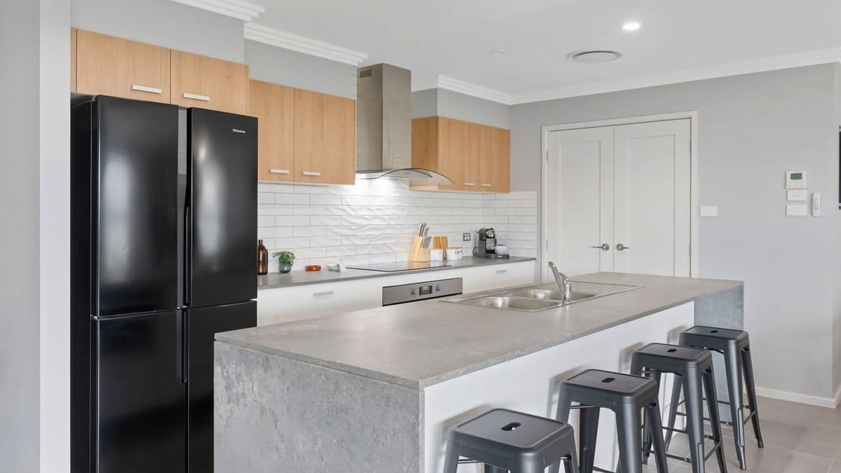 Cessnock House | Pineapple House Furry Friends Welcome