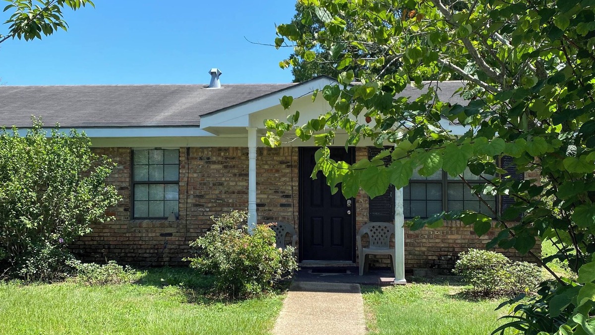 Biloxi House | Pinecone Biloxi Beachside Rentals-1