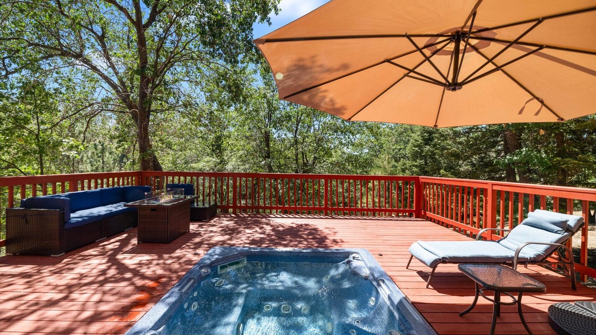 Upper Moonridge Cabin | Pinecone Ridge - Hot Tub, Walk to Slopes, Multiple Decks, Foosball