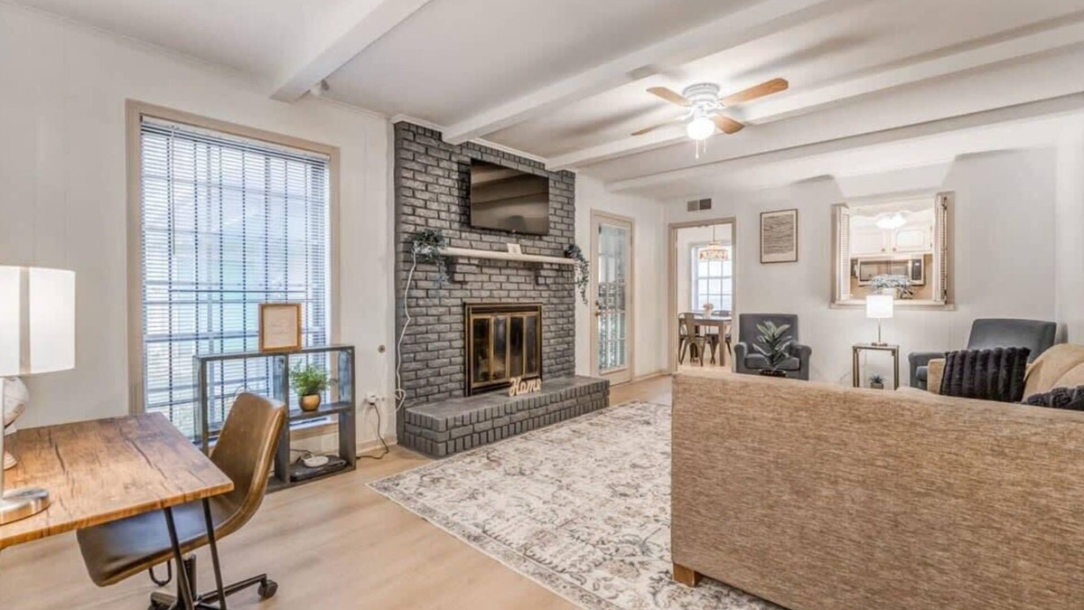 Memphis House | Pinecrest Cottage