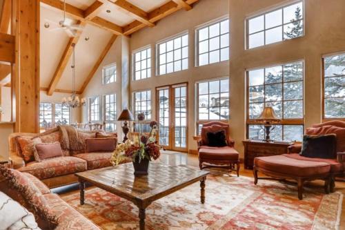 Beaver Creek Apartment | Pinehurst Townhome 03 by East West Hospitality