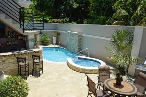 Arouca Apartment | Pineridge Hideaway 1 Bedroom Apartment #1