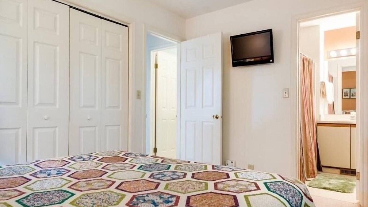 Chautauqua Condo | Pines #26 2 Bedroom Condo by Redawning