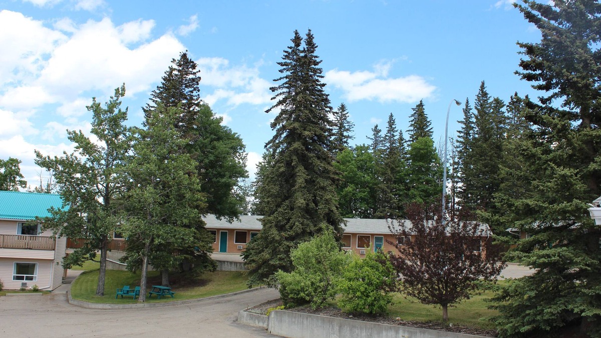 Hinton Hotel | Pines Motel