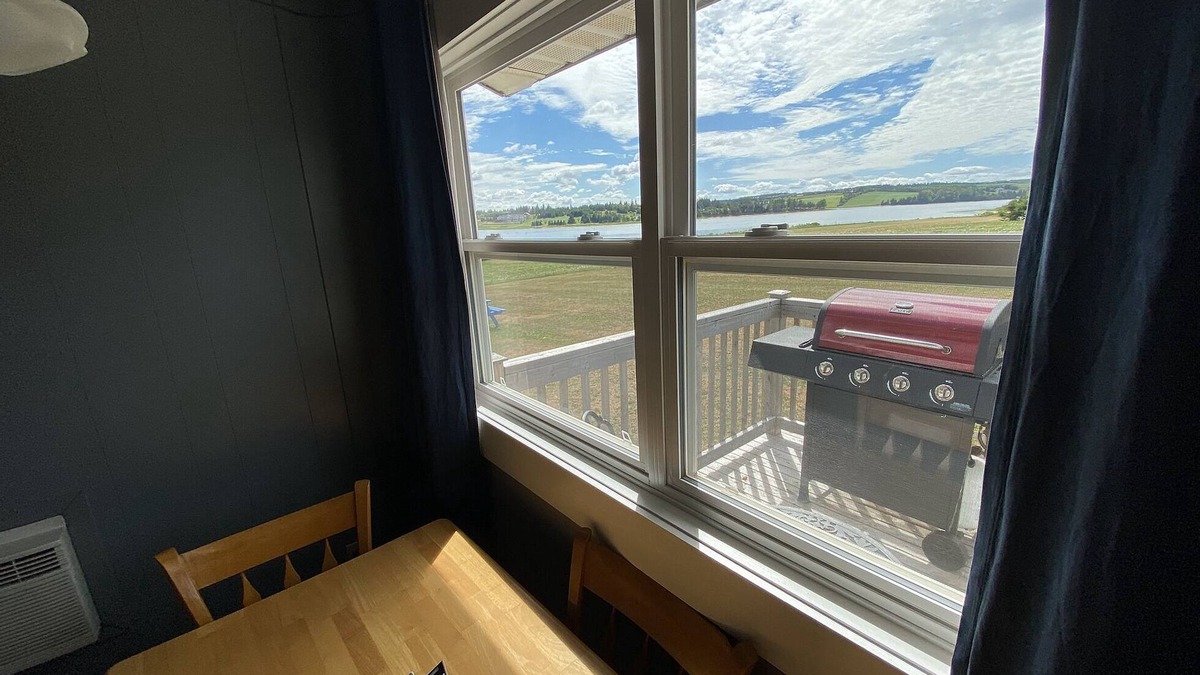 Rusticoville Hotel | Pines Motel