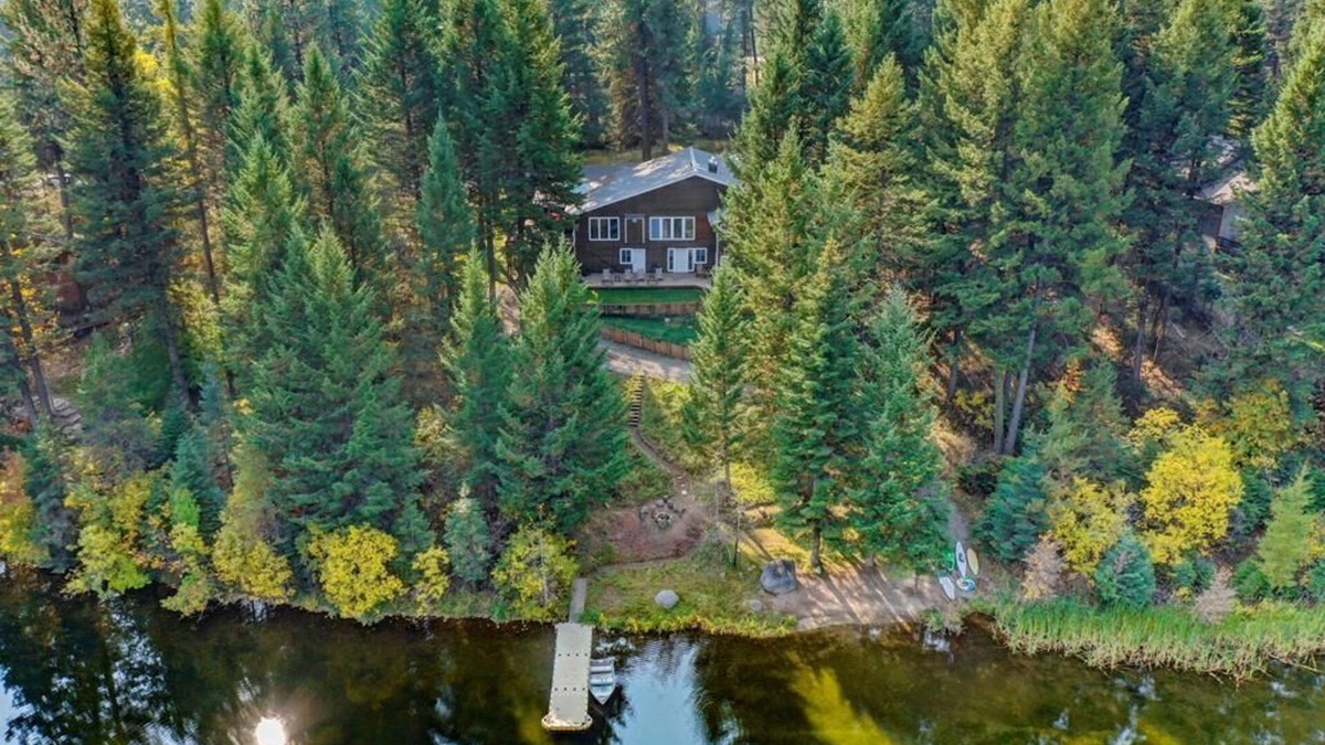 McCall House | Pines on the Pond - Private Dock - 6 Bedrooms - WiFi - Large Driveway - Rio Vista Pond