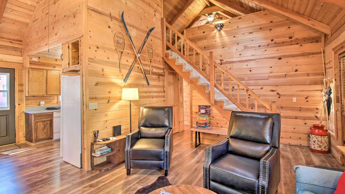 Pinetop Cabin | Pinetop-Lakeside Cabin w/Deck: Hike, Ski & Golf
