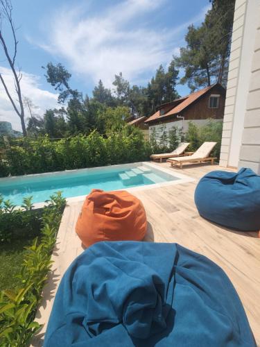 Golem House | PineTrees Beach House with swimming pool