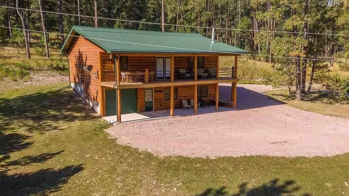 Custer House | *Pinewoods Cabin* Secluded wilderness and wildlife