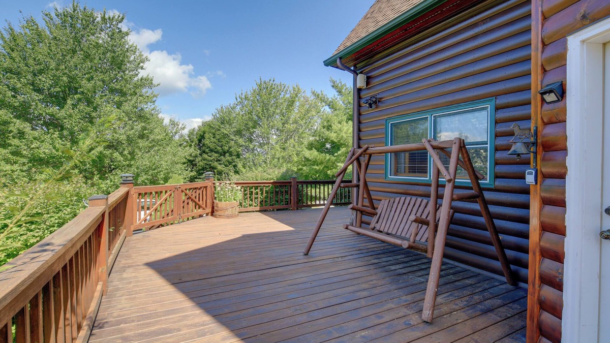 Piney Creek Cabin | Piney Creek Cabin w/ Deck, Grill & Mountain Views!