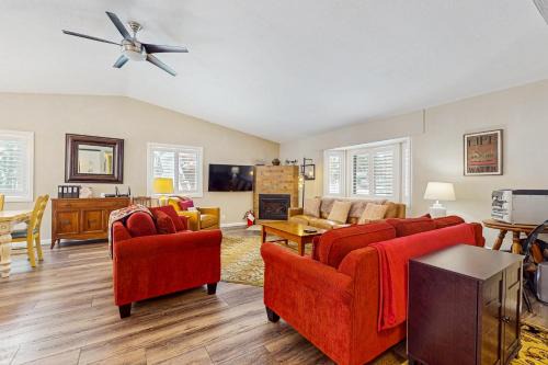 Ridgewood House | Piney Retreat
