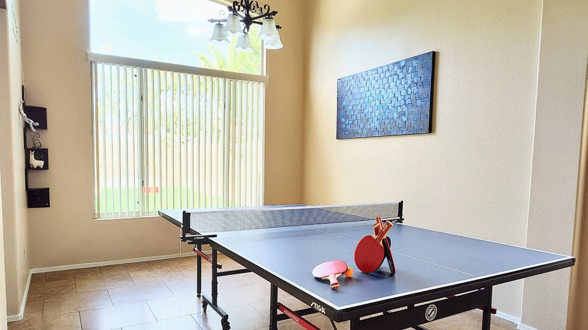 Chandler Villa | Ping Pong! Private Pool! Mini Shuffleboard! Grass!