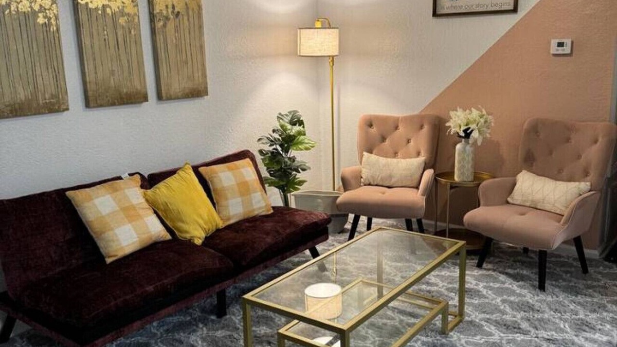 Greater Heights Apartment | Pink 1BHK, 5 miles from Downtown + Free Parking