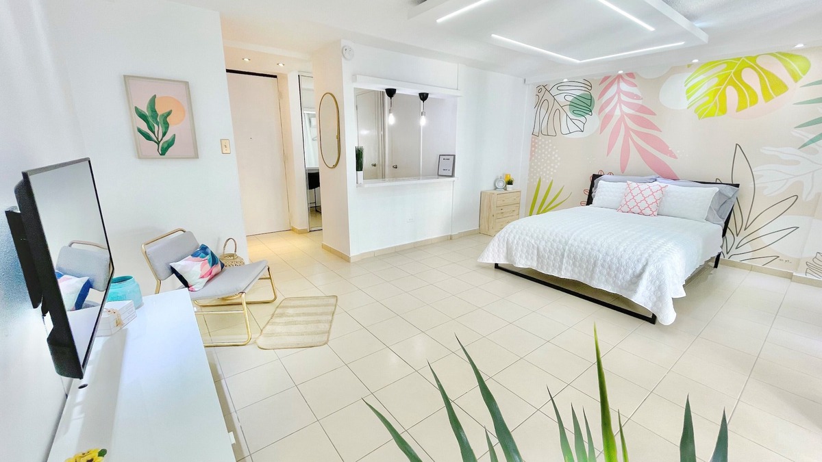 Carolina Apartment | Pink Bliss Studio at Isla Verde w/pool and parking