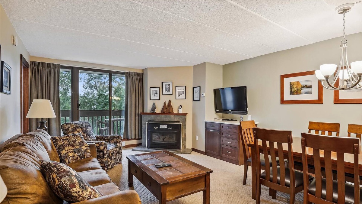 Killington Condo | Pinnacle F01 Fully remodeled unit. The property also offers shuttle to the slopes everyday of the week.