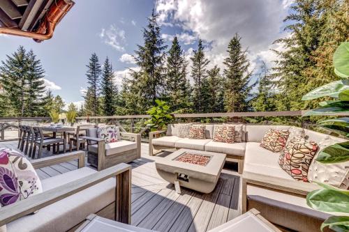 Upper Village House | Pinnacle Ridge 05 - Ski In Ski Out, Private Hot Tub, Gas Fireplace