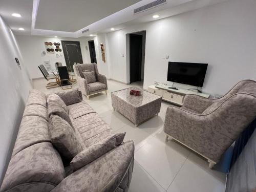 Al Ghubrah Ash Shamaliyyah Apartment | Pinnacle Row 2-Bedroom Retreat