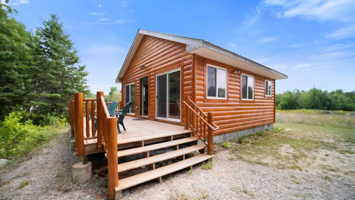 Carp Lake Cabin | Pintals Wilderness Cabin