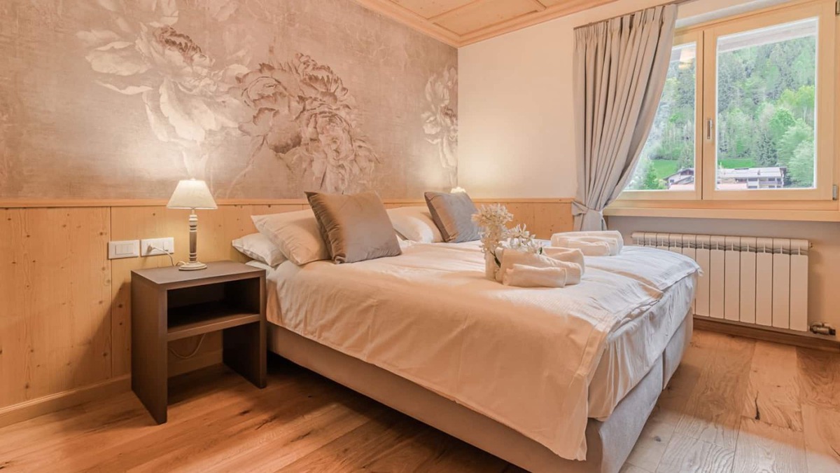 Giustino Apartment | PINZOLO - THREE APARTMENT WITH TWO BATHROOMS AND WIFI
