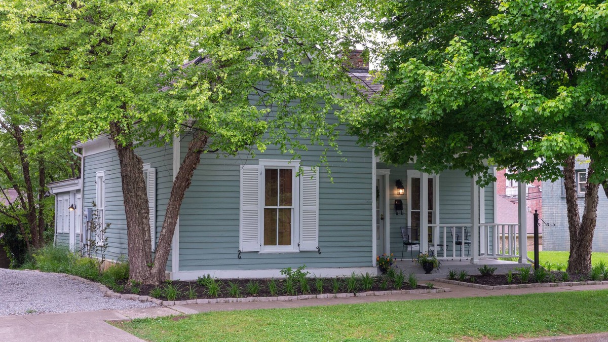 Bardstown Cottage | Pioneer Park Cottage, 2 BR/2 BA Downtown Historic Bardstown