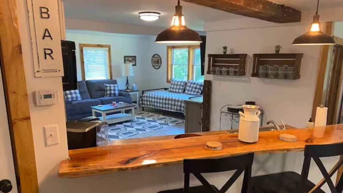Montague Other | Pioneer Valley Farmhouse Near 5-Colleges