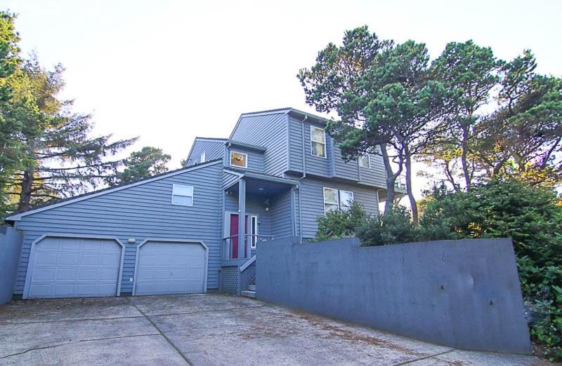 Seal Rock House | Piot and Halpern Houses Combo