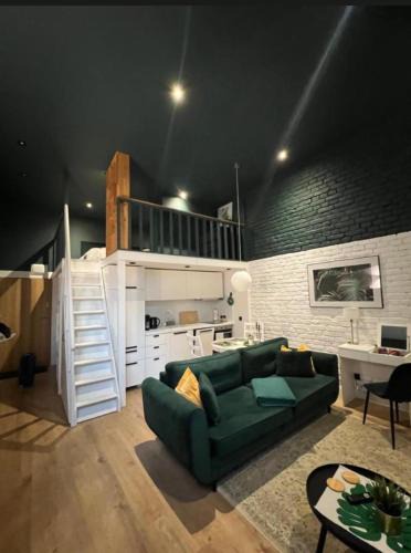 Srodmiescie Apartment | Piotrkowska 37 -MINI LOFT- Green Leaf
