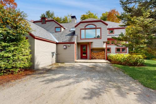 Stratton Mountain House | Piper Ridge B15