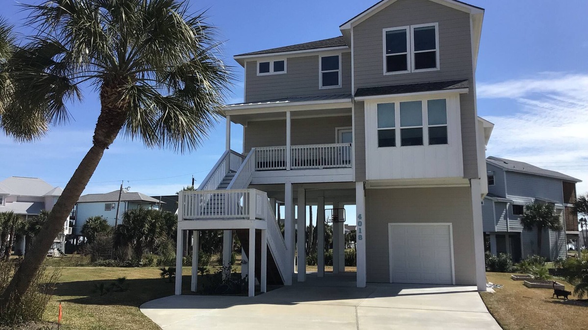 Pirates Beach House | Pirates beach, “A Wave From it All”