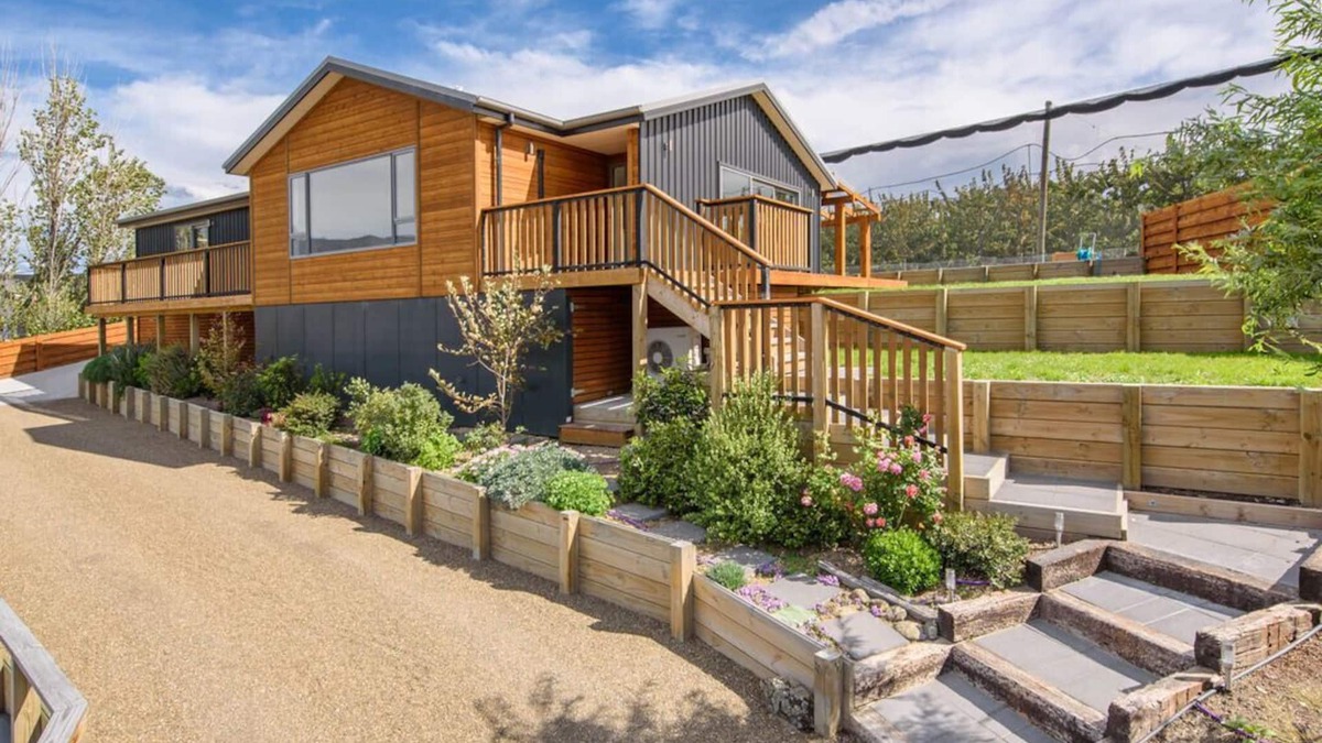 Cromwell Cottage | Pisa View Paradise - Cromwell Holiday Home
