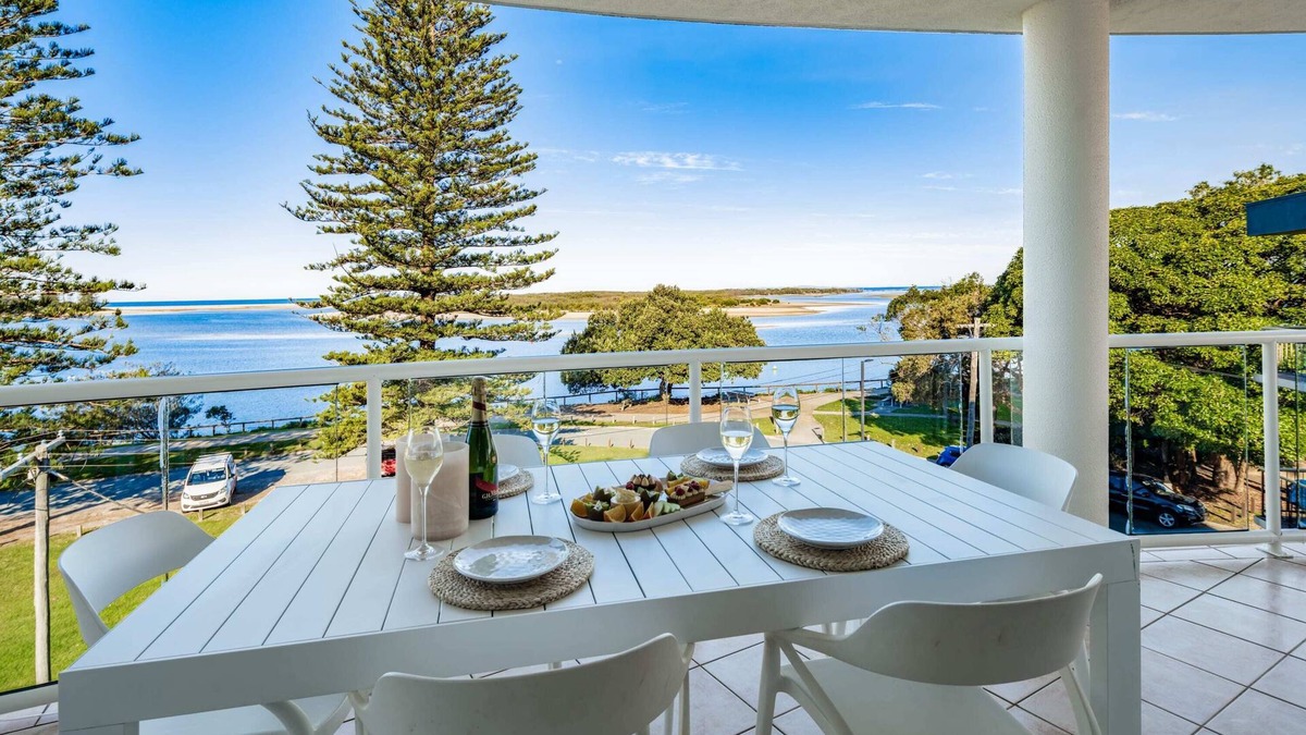 Golden Beach Apartment | Pisces on Pumicestone - Golden Beach
