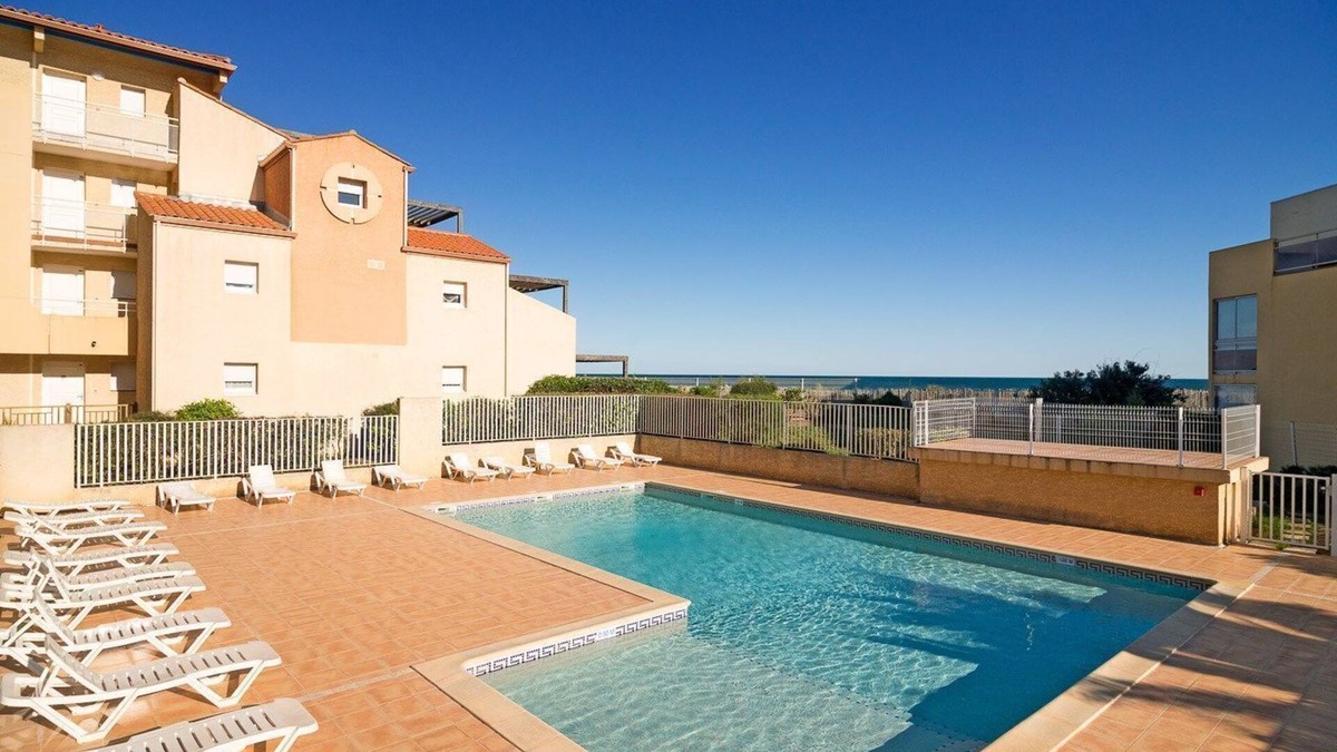 Valras-Plage Condo | Piscine Extérieure ! Abordable + Cuisine Équipée