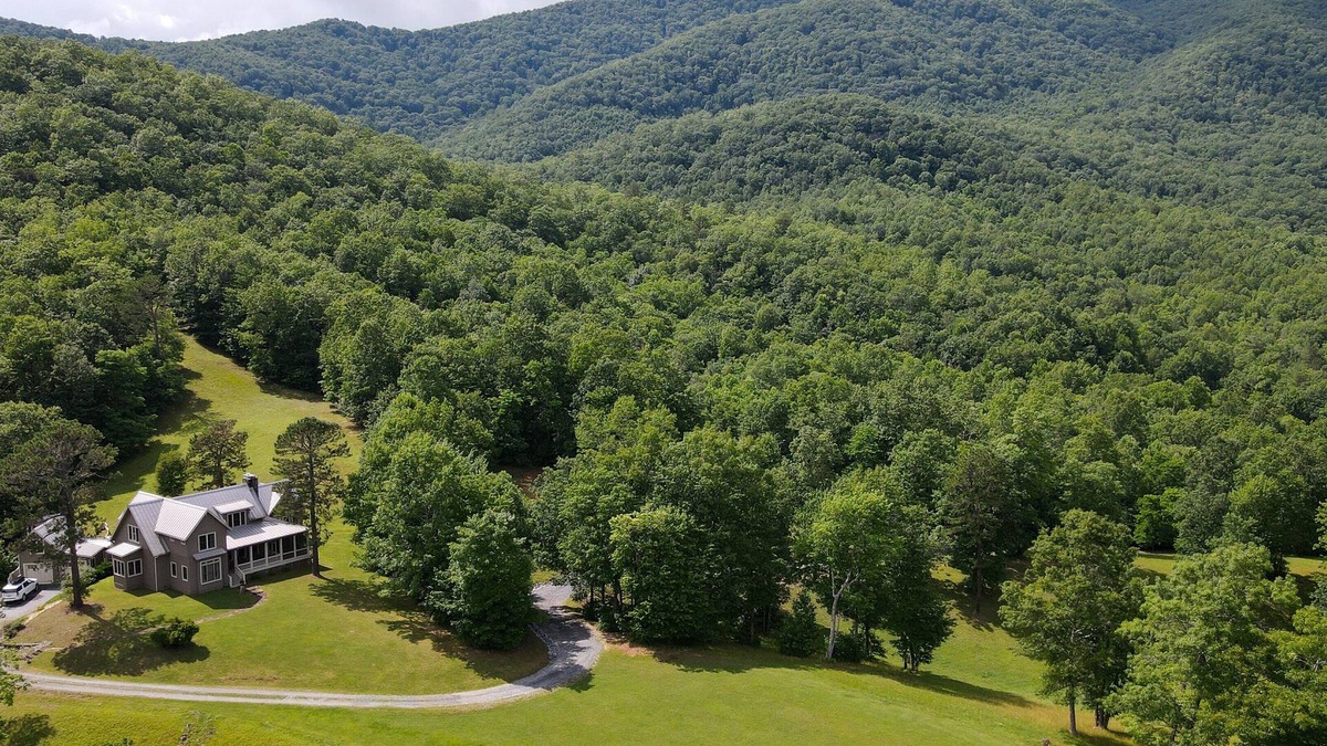 Balsam Grove House | Pisgah Forest Retreat: True mountain luxury with mountain views & hot tub!
