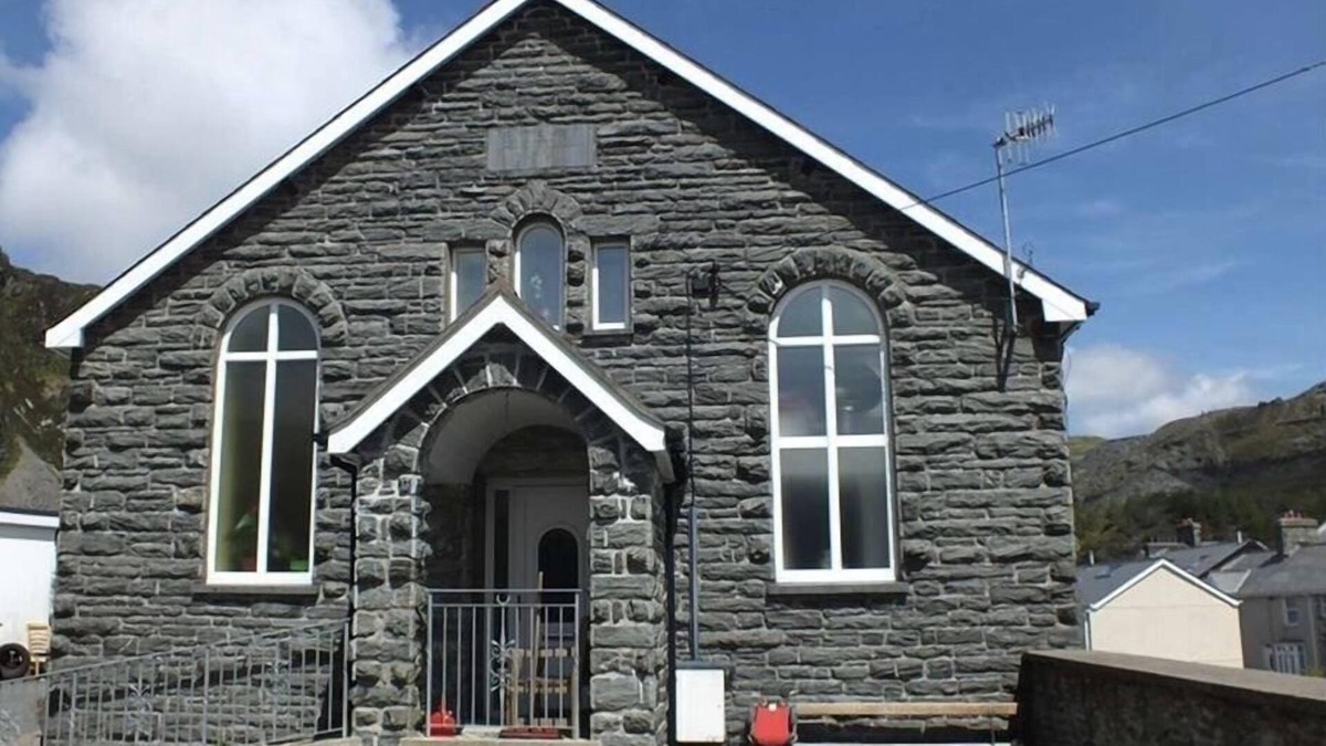 Rhiwbryfdir House | Pisgah Guest House Snowdonia