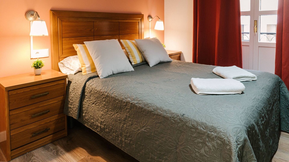 Old Town Apartment | Piso en Barrio Humedo/conde Luna + Parking